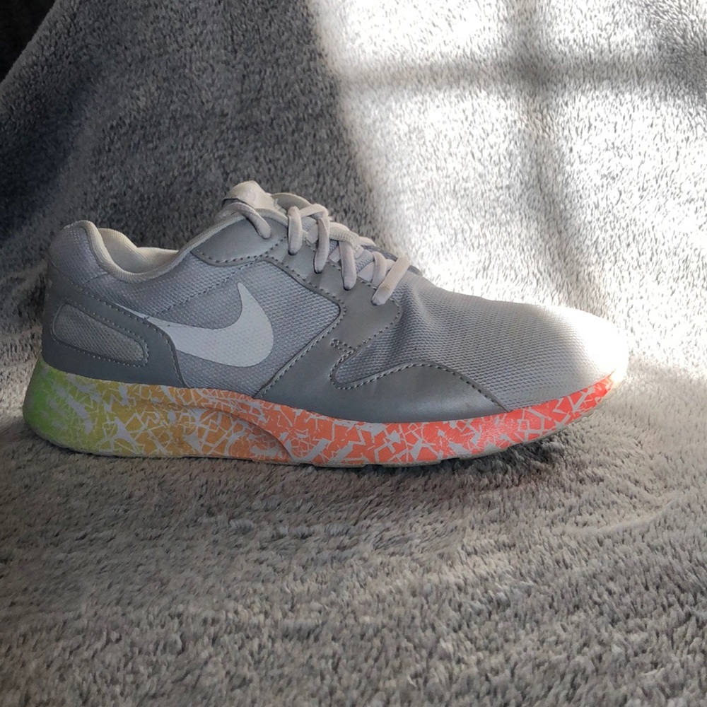 Women’s Nike Shoe